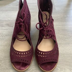 Vince Camuto Sandals